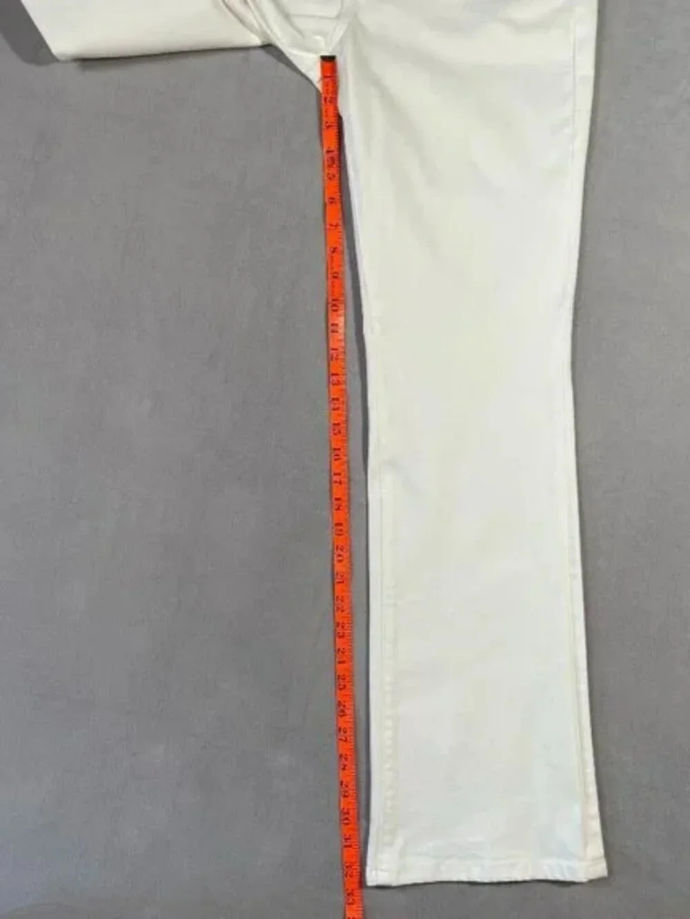 CAbi 5th Avenue Jean White High Rise Stretch Flare Size 10 Style 6285L - Picture 11 of 16